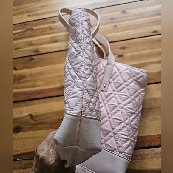 Cosmopolitan Pink Travel Tote Bag - Picture 9 of 12